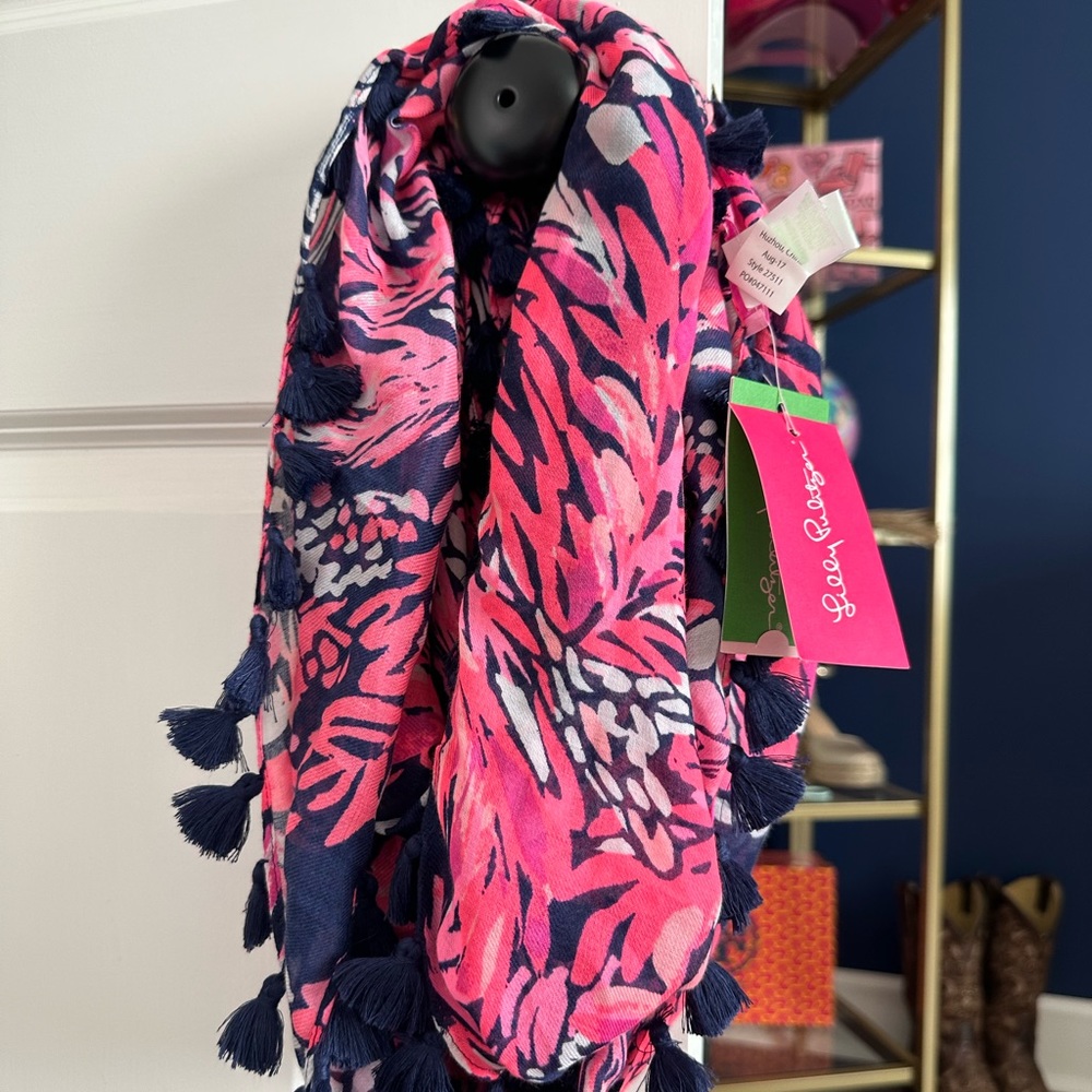 NWT Lilly Pulitzer Infinity Loop Scarf
